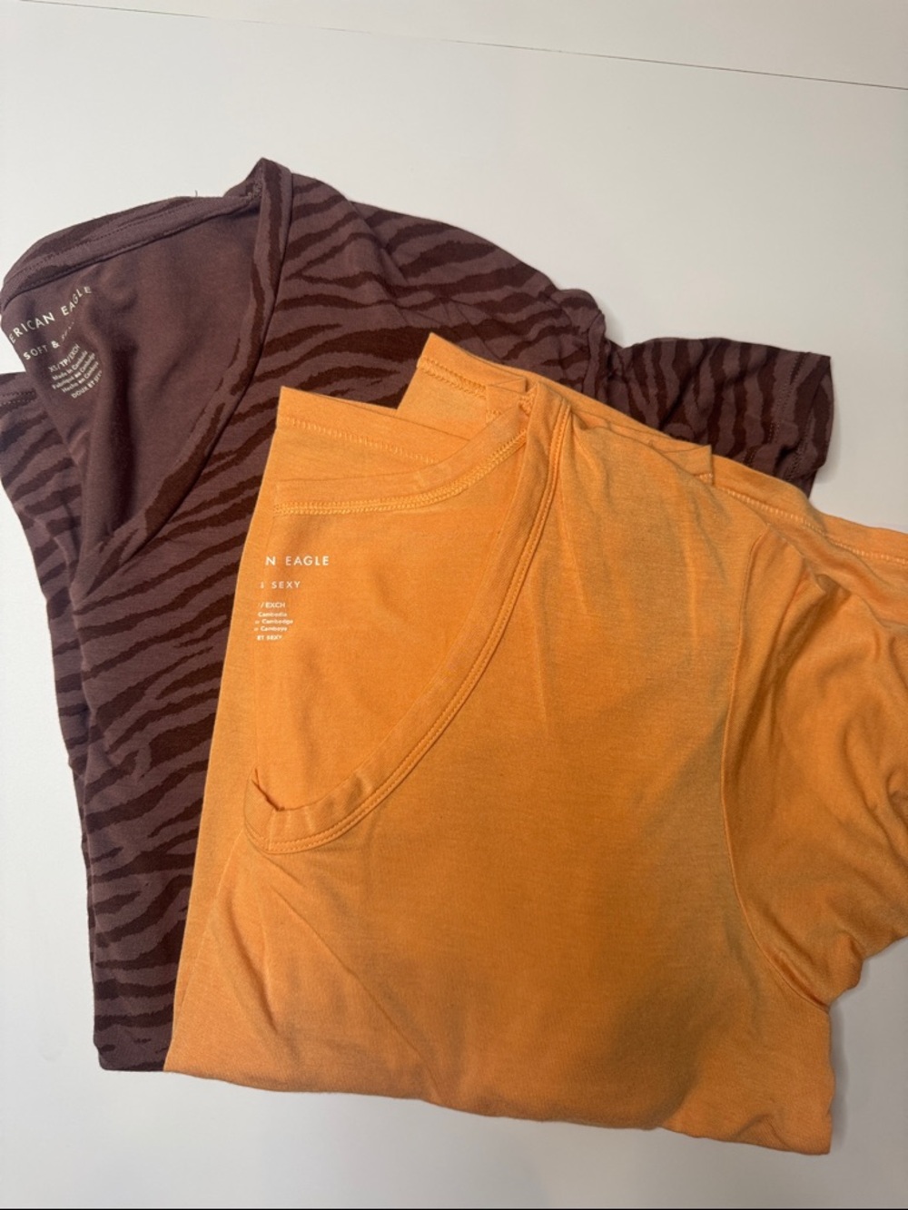 American Eagle Soft & Sexy V Neck Tee Set - Orange & Marroon Zebra